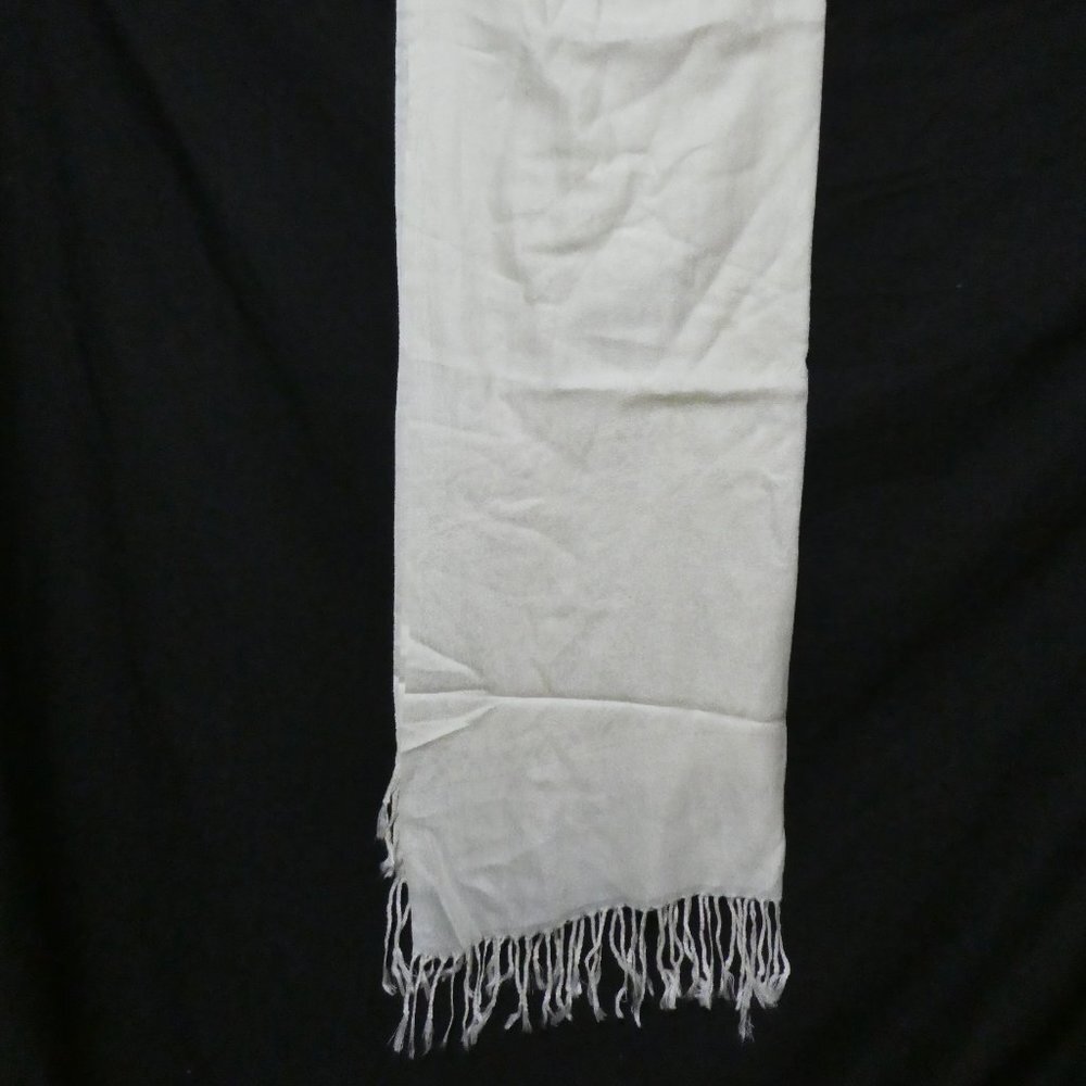 Ivy scarf with tassels